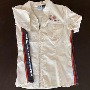 Women’s zip front shirt